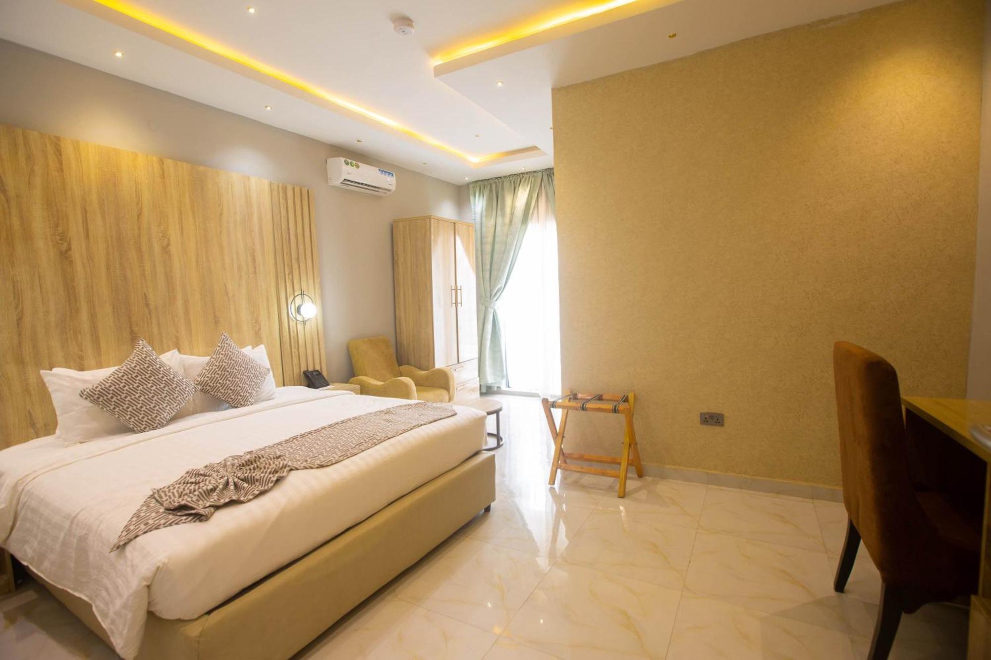 Ojaja Suites By Perennia Akure Kültér fotó