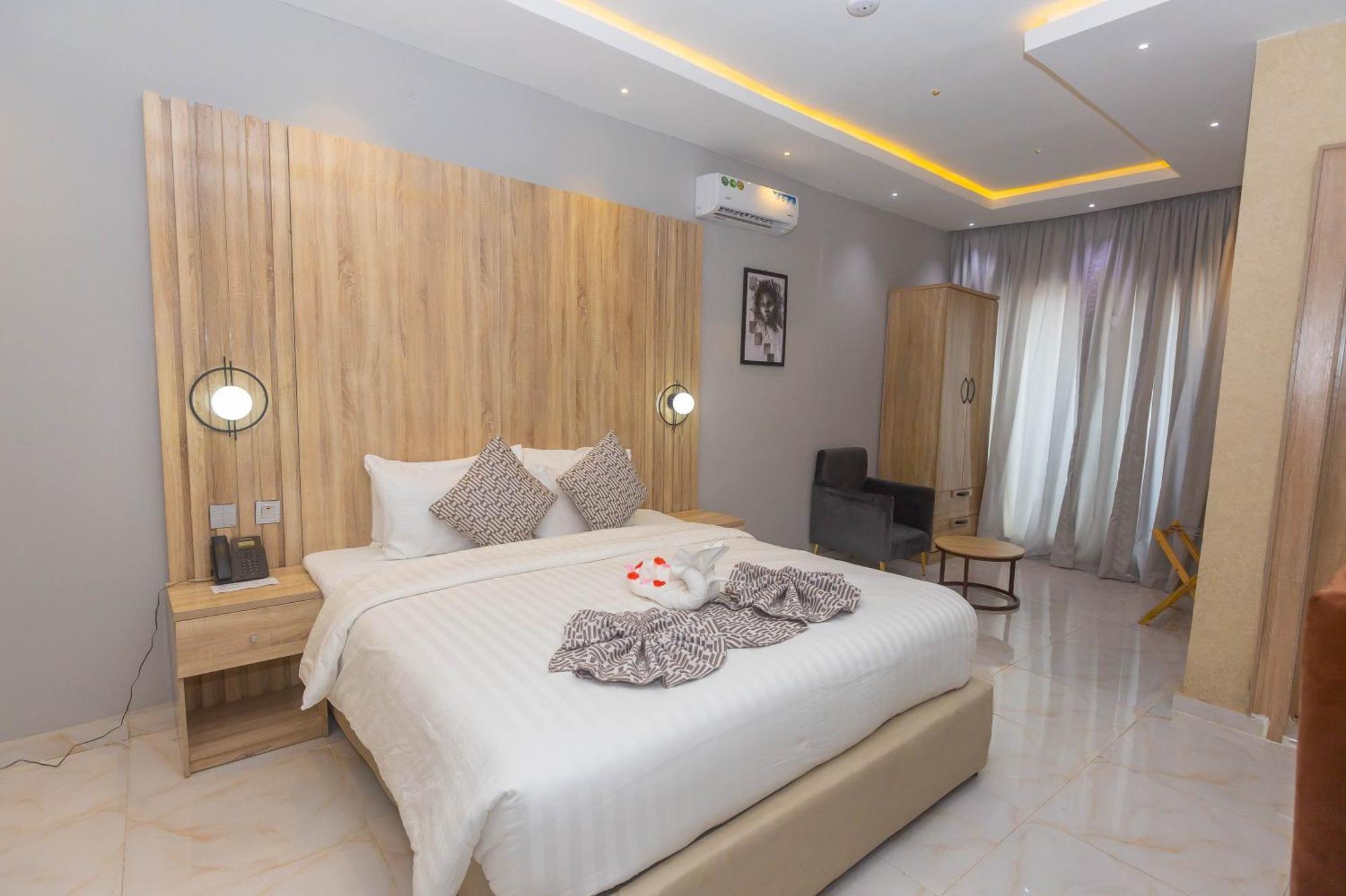Ojaja Suites By Perennia Akure Kültér fotó