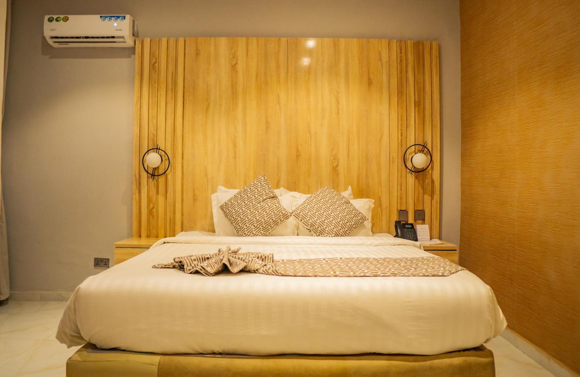 Ojaja Suites By Perennia Akure Kültér fotó