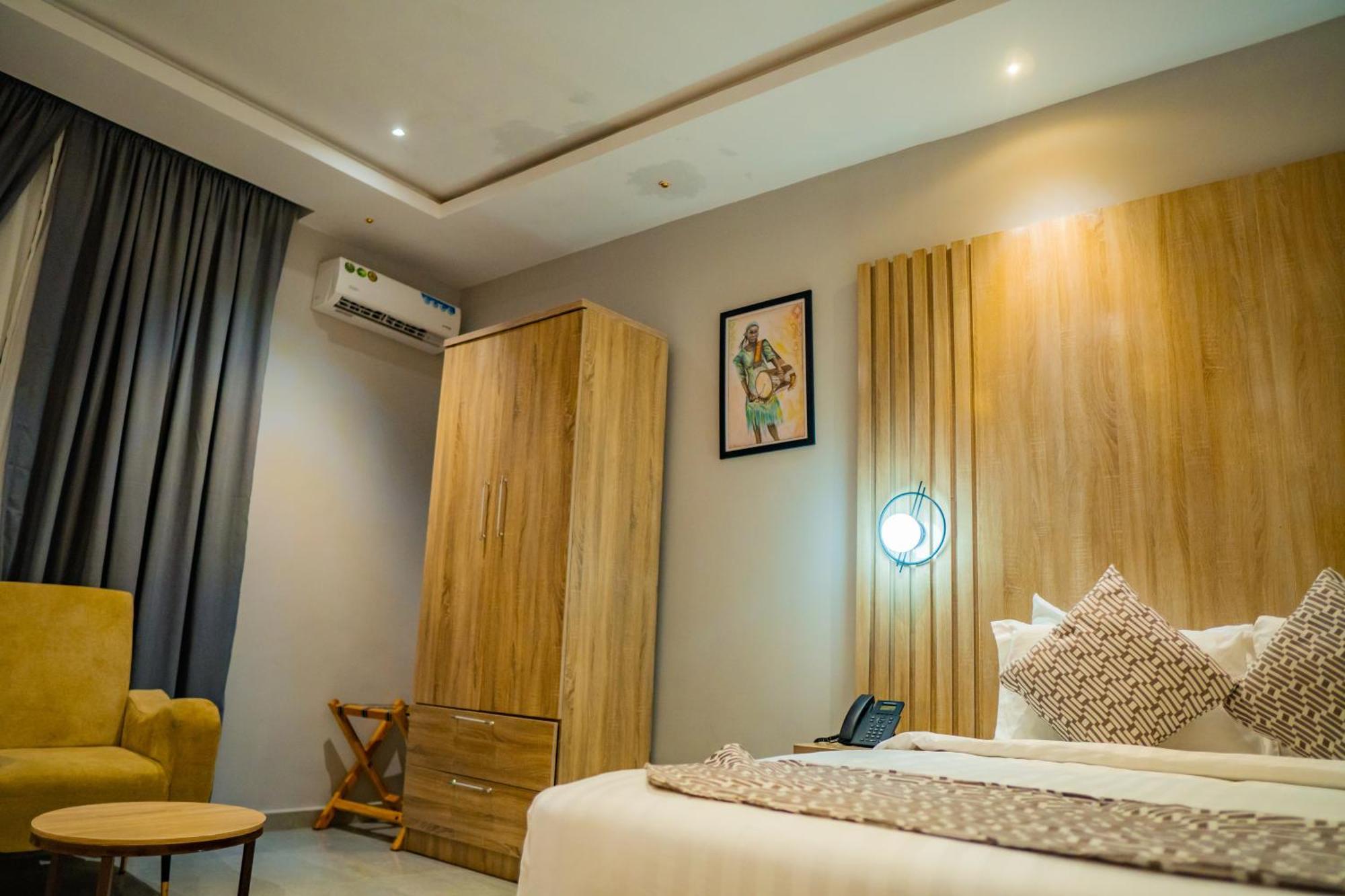 Ojaja Suites By Perennia Akure Kültér fotó