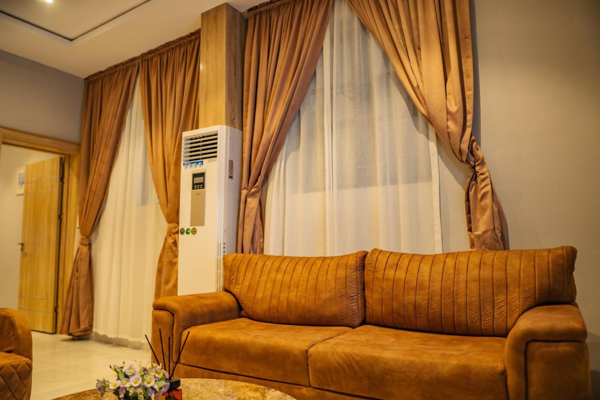Ojaja Suites By Perennia Akure Kültér fotó